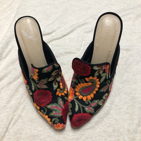 Wild Diva Shoes - Wild Diva Lounge Embroidered Floral Heels size 7 Festival Wedding Guest Formal
